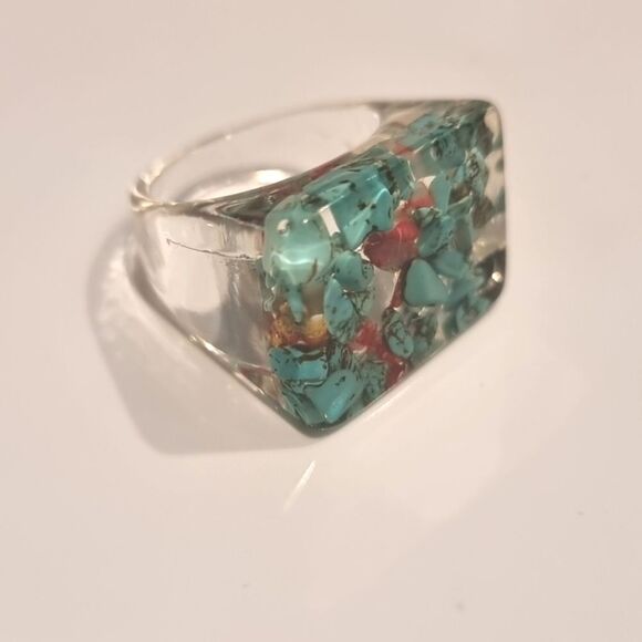 New URBAN OUTFITTERS Turquoise Stone Acrylic Ring - Picture 5 of 8